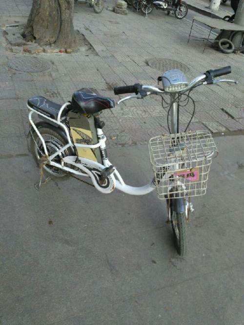 在電車沒電的時候找不到充電站，該怎麼辦呢