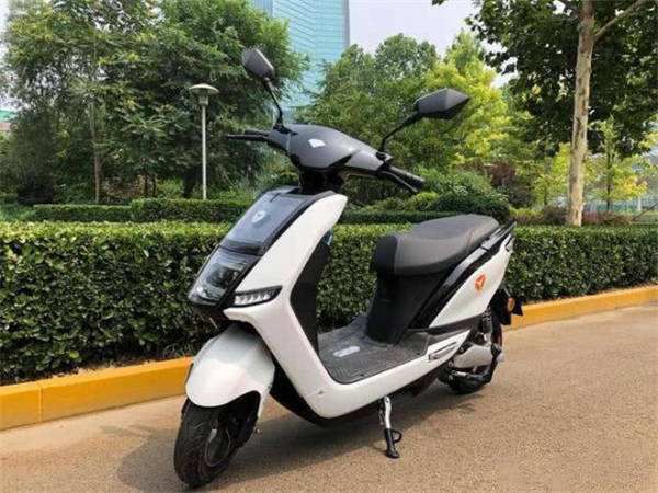 你曉得電動車電池為什麼會越來越“沒力”嗎？